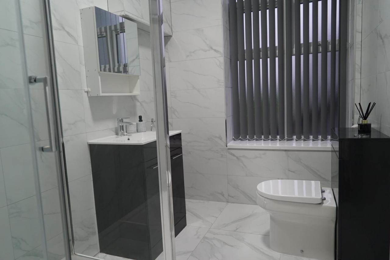 1 & 2 Bed Apartments - Desborough, Kettering, Family, Wifi, Parking エクステリア 写真