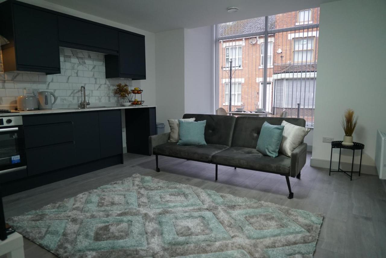 1 & 2 Bed Apartments - Desborough, Kettering, Family, Wifi, Parking エクステリア 写真