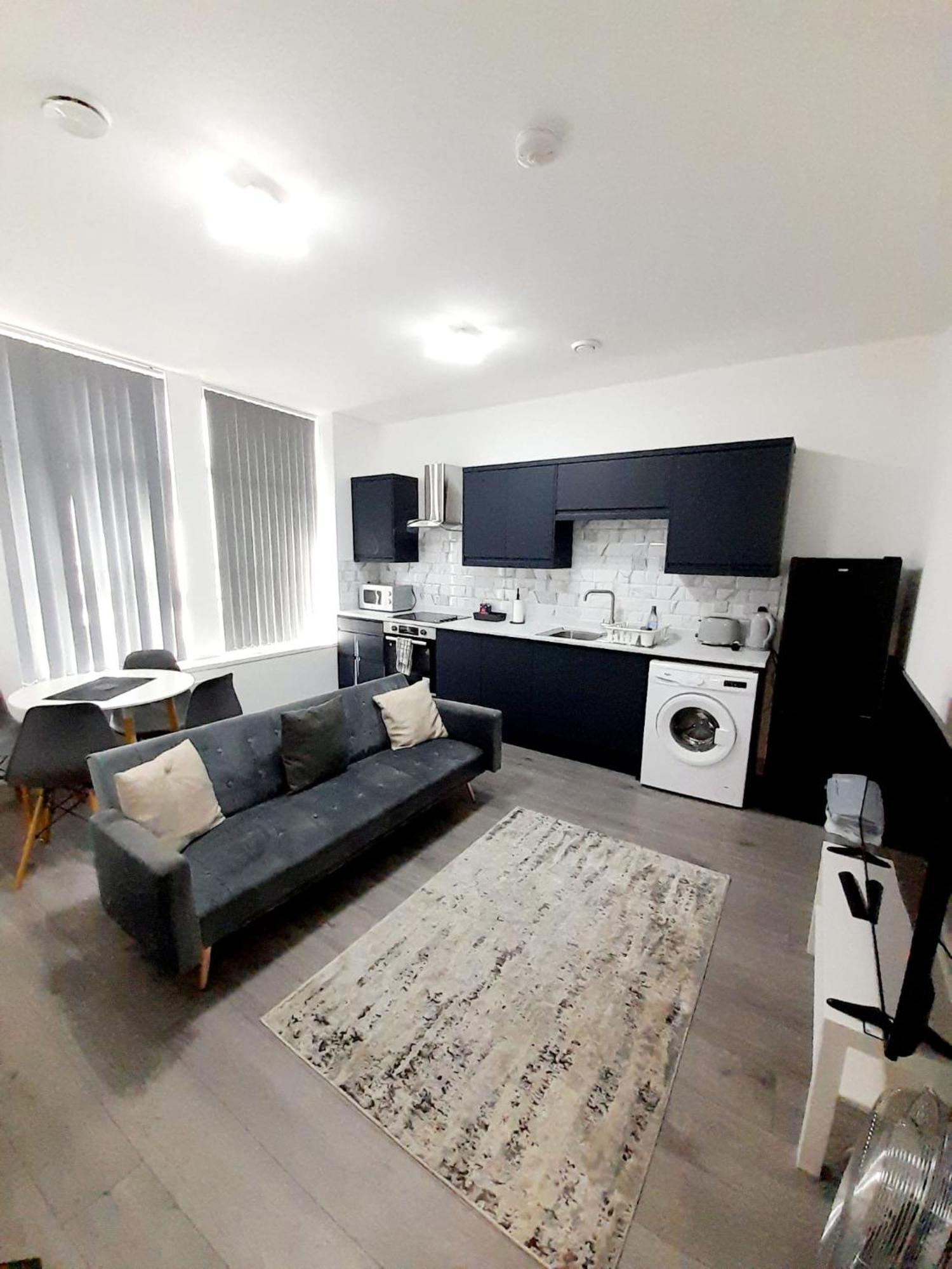 1 & 2 Bed Apartments - Desborough, Kettering, Family, Wifi, Parking エクステリア 写真